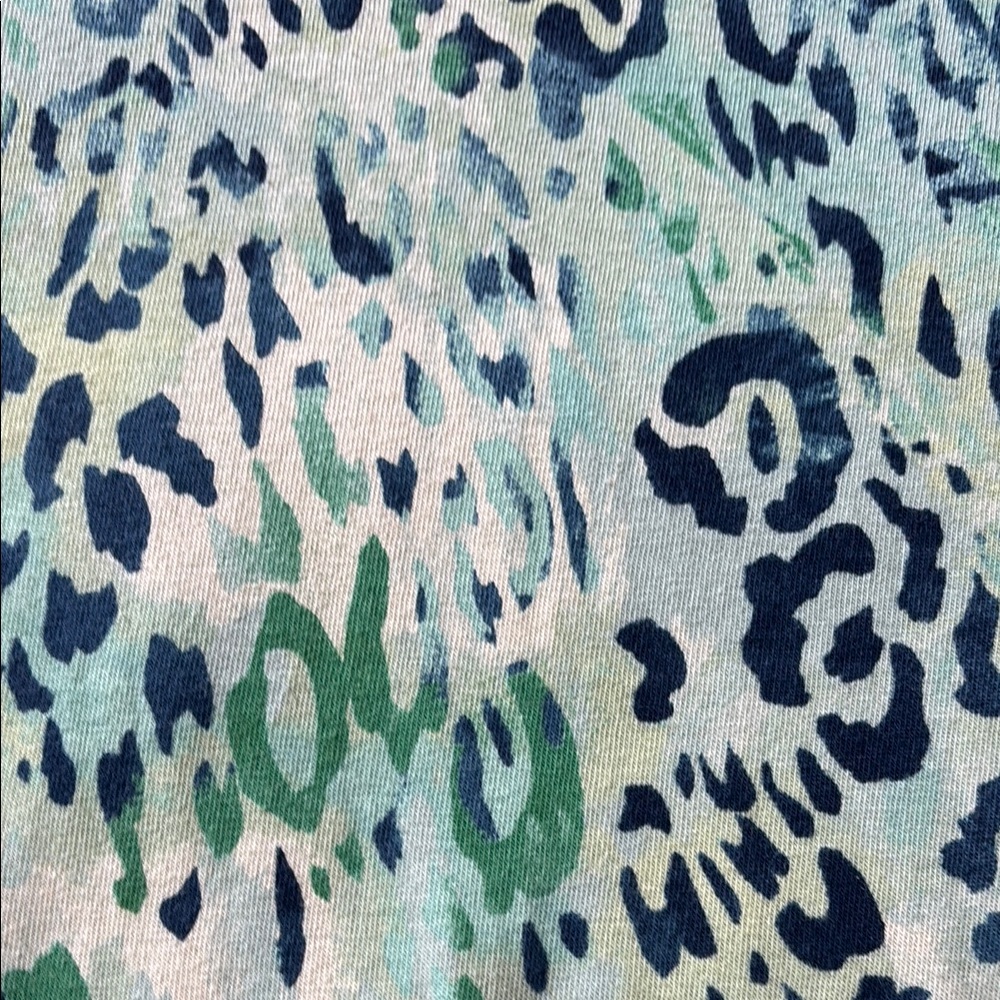 Chico’s Zenergy Leopard print  Green and Blue Women's Top size 2 - Picture 3 of 7